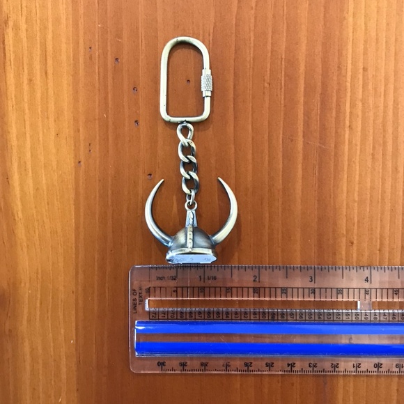 Vintage 3D Viking Horned Helmet Keychain - Picture 14 of 16